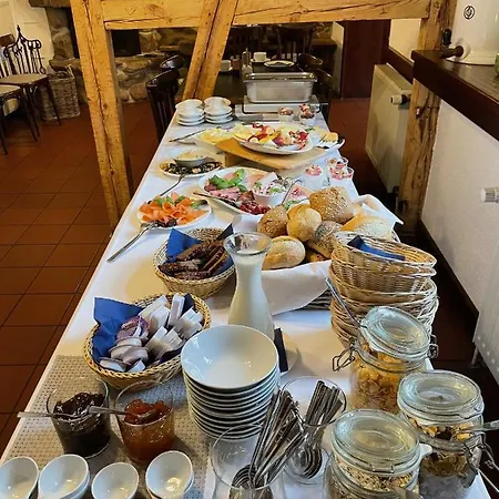 Luisenhof * נויגלובסו